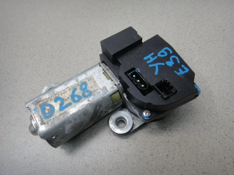 Моторчик стеклоочистителя задний BMW 5-Series E39