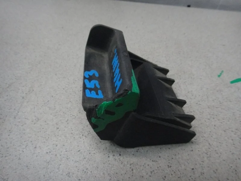 Кронштейн радиатора BMW X5 E53