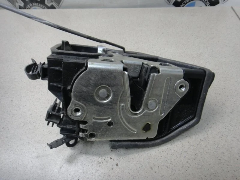 Замок боковой двери BMW X5 2011 E70