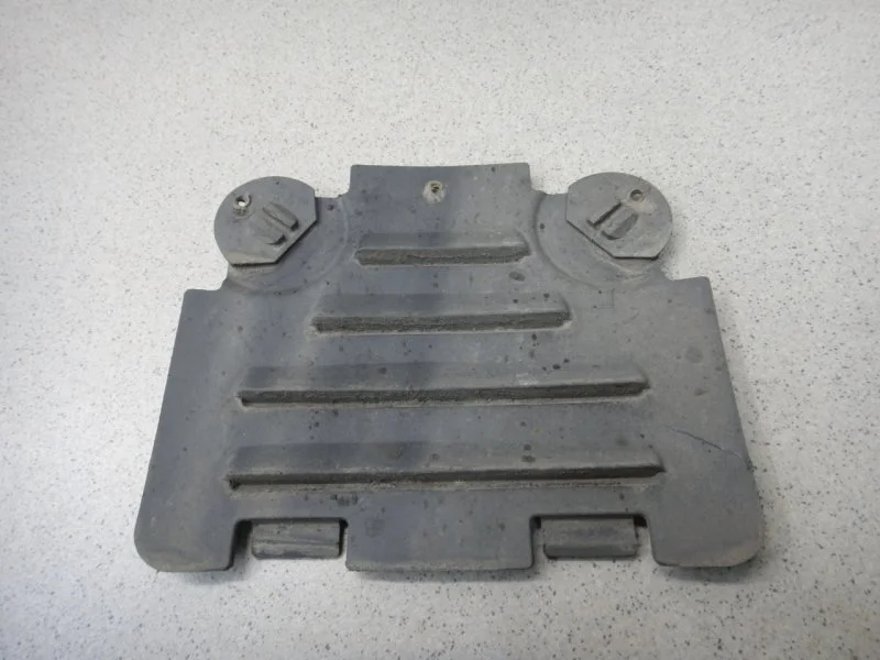 Лючок локера BMW 3 E90