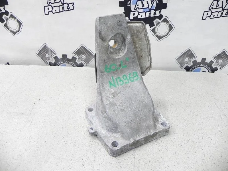 Кронштейн двигателя BMW 5-Series E60