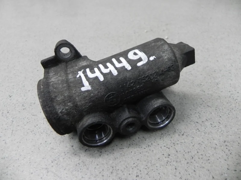 Корпус термостата акпп BMW X5 E53