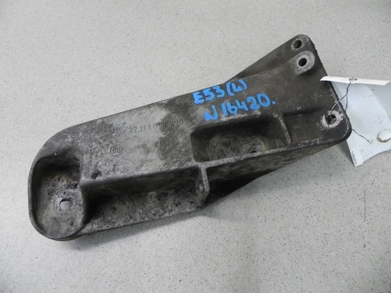 Кронштейн двигателя BMW X5 E53