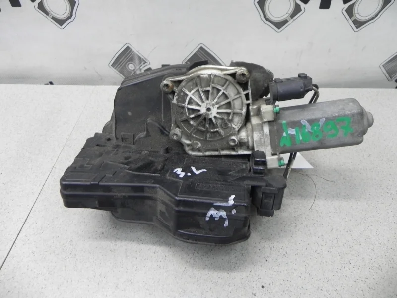 Замок боковой двери BMW 7-series 2006 E66