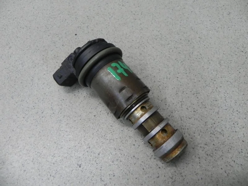 Клапан электромагнитный изменения фаз грм BMW 7-series 2006 E66