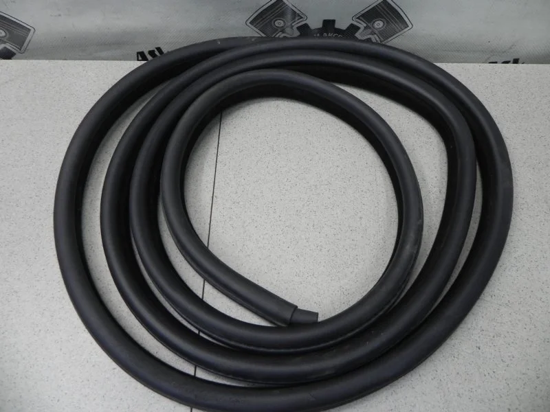 Уплотнитель дверного проема BMW 5-series E39