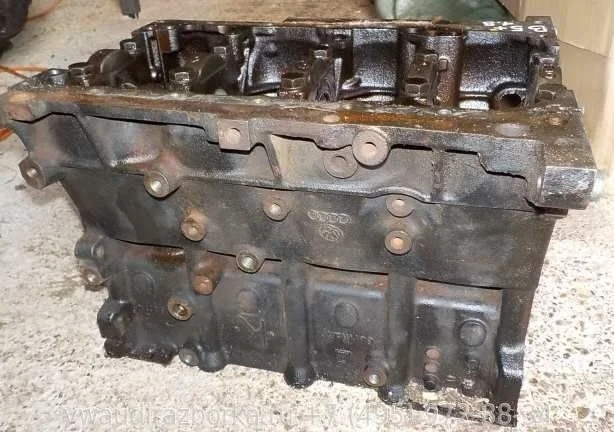 Блок цилиндров Volkswagen Passat B5+ 1.8t в сборе под МКПП