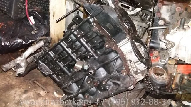 Блок цилиндров Volkswagen Passat B6 2.0 TDI в сборе