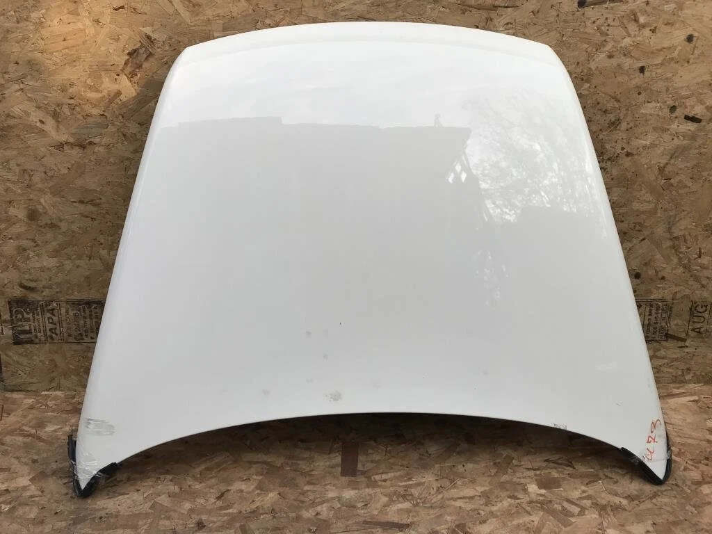 Капот белый 7L6823031D Volkswagen Touareg 2002-2010