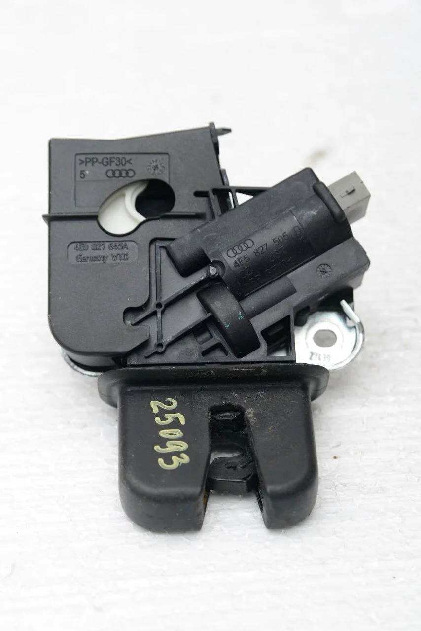 Замок крышки багажника 4F5827505D, 4E0827505B, 4E0827505C, 4F5827505A для VW Passat B6 2005-2010