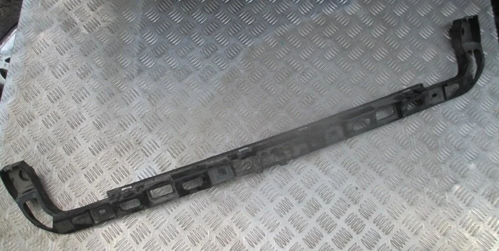 Направляющая заднего бампера 3C5807861 для VW Passat B6 2005-2010