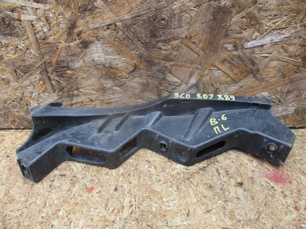 Направляющая переднего бампера левая 3C0807889, 3C0807889A для VW Passat B6 2005-2010