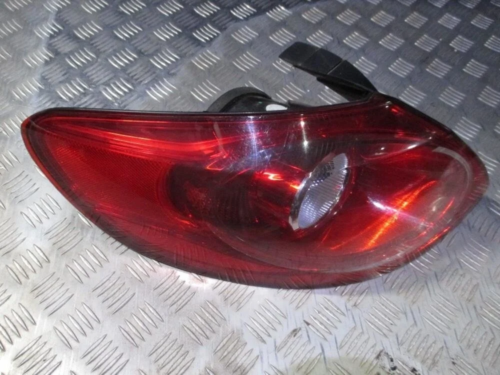 Фонарь задний левый 3C8945095D, 3C8945095G  для VW Passat B6 2005-2010