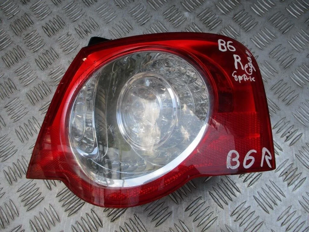 Фонарь задний правый наружный седан 3C5945096C  для VW Passat B6 2005-2010