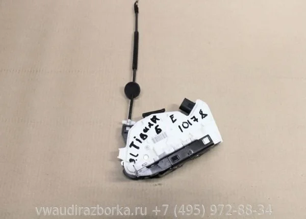 Замок задней левой двери Volkswagen Tiguan