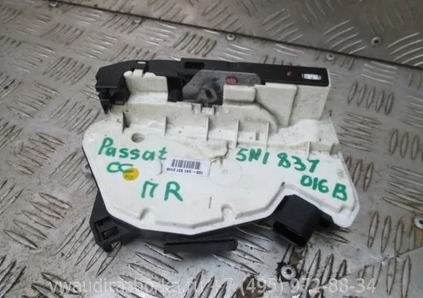 Замок передней правой двери Volkswagen Passat CC