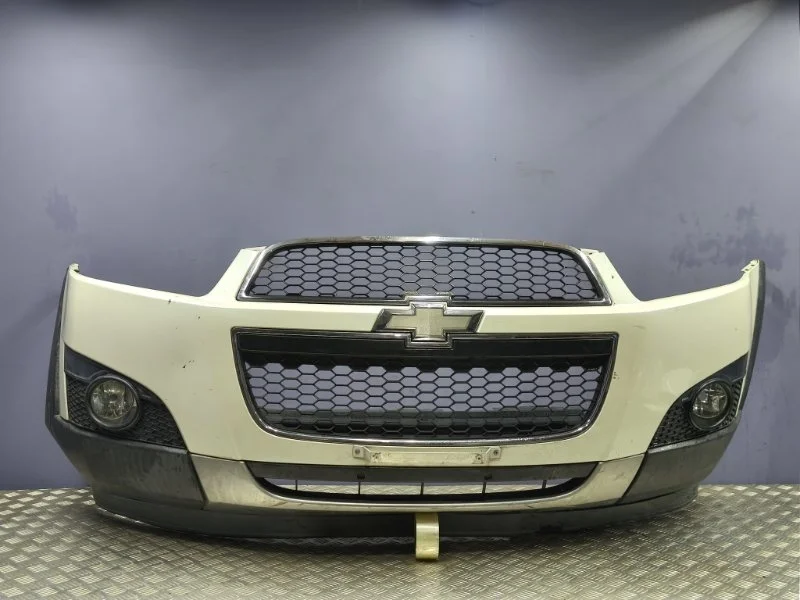 Бампер передний Chevrolet Captiva 2011 20999612 C140 LE5