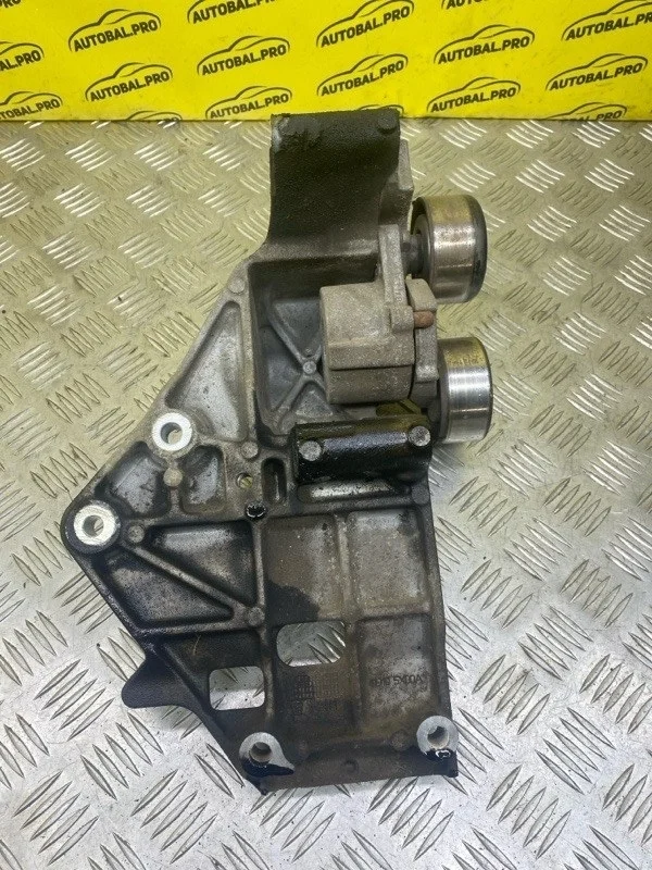 Кронштейн генератора Nissan Navara (D40) 2004-2015 2010 119105X00A ПИКАП 2.5 D YD25DDTI