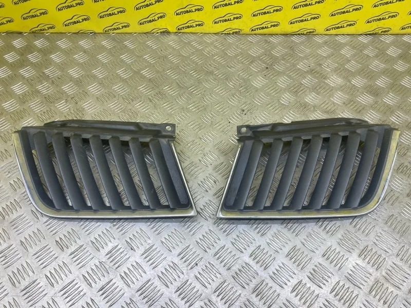 Решетка радиатора Mitsubishi L200 (2006-2015) 2008 7450A187 ПИКАП 2.5 D 4D56