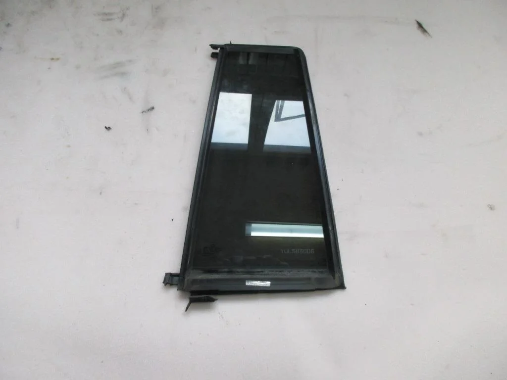 Стекло заднее левое Mercedes-Benz