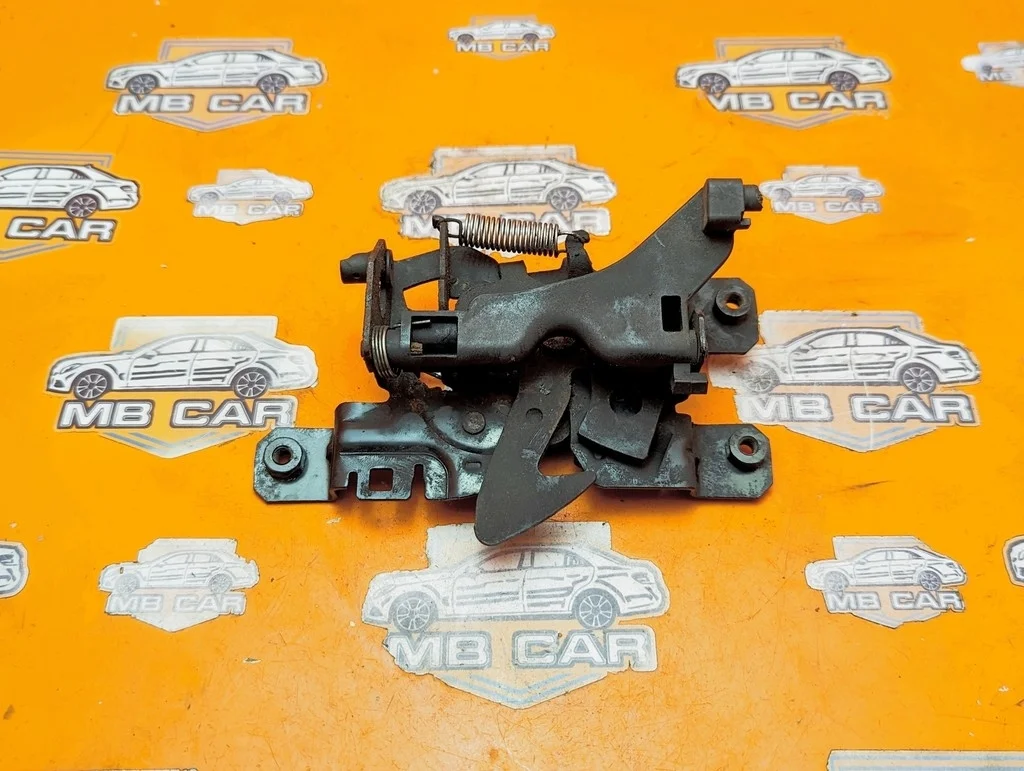 Замок капота Mercedes-Benz