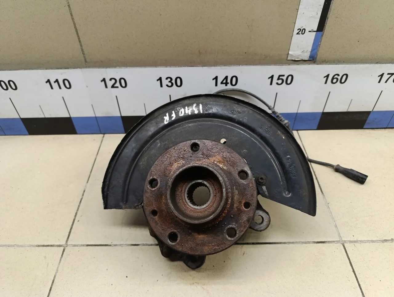 Кулак поворотный передний правый Duster 2012>