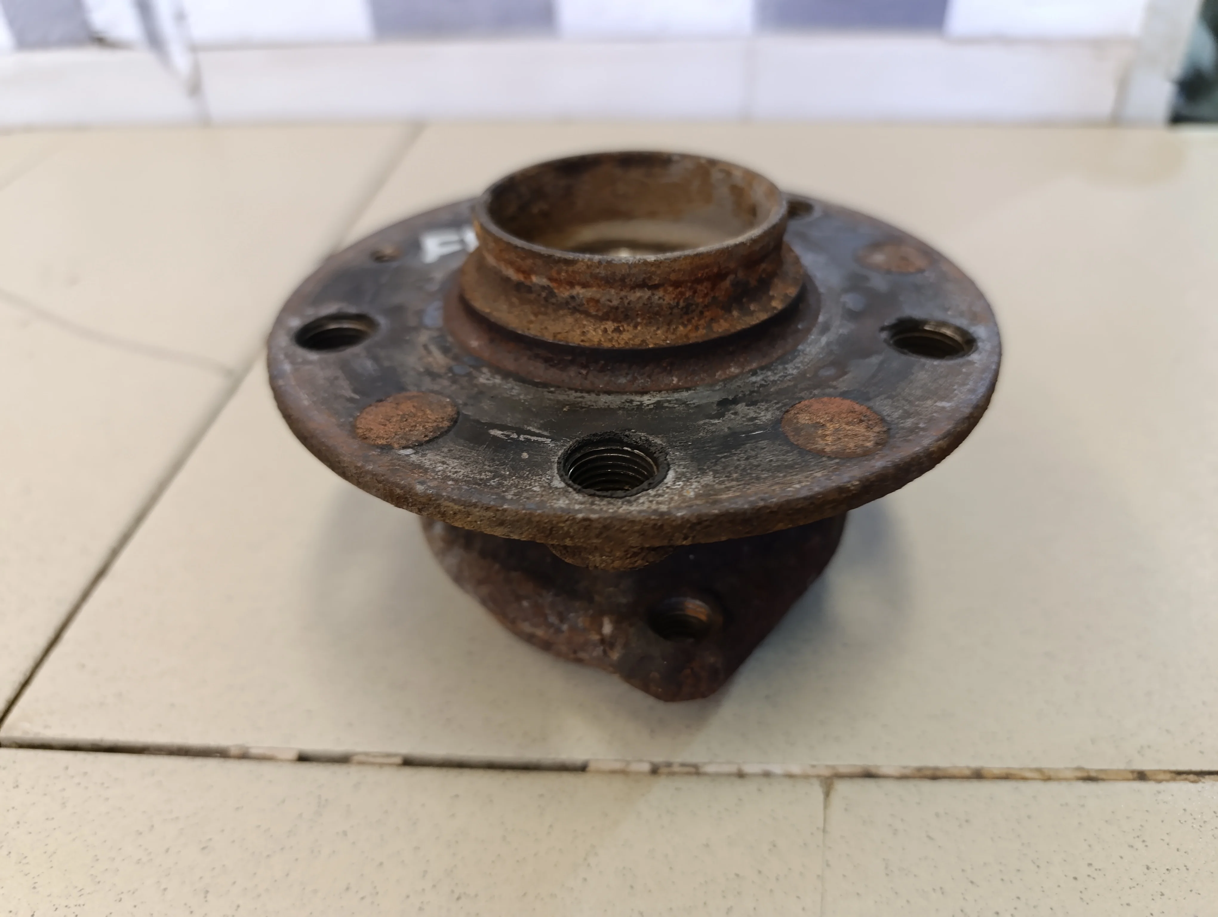 Ступица передняя Yeti 2009>