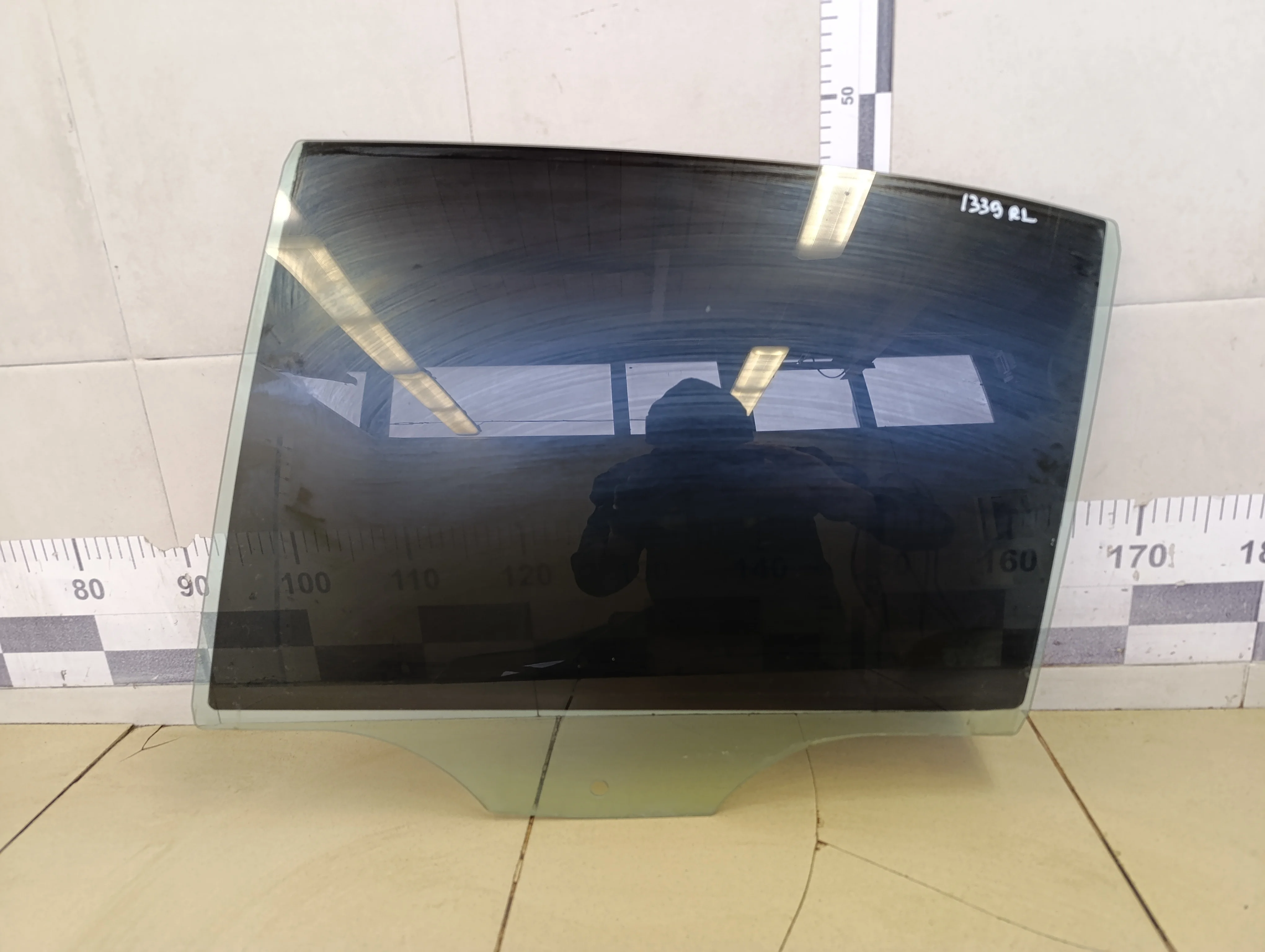 Стекло двери задней левой Octavia (A5 1Z-) 2004-2013