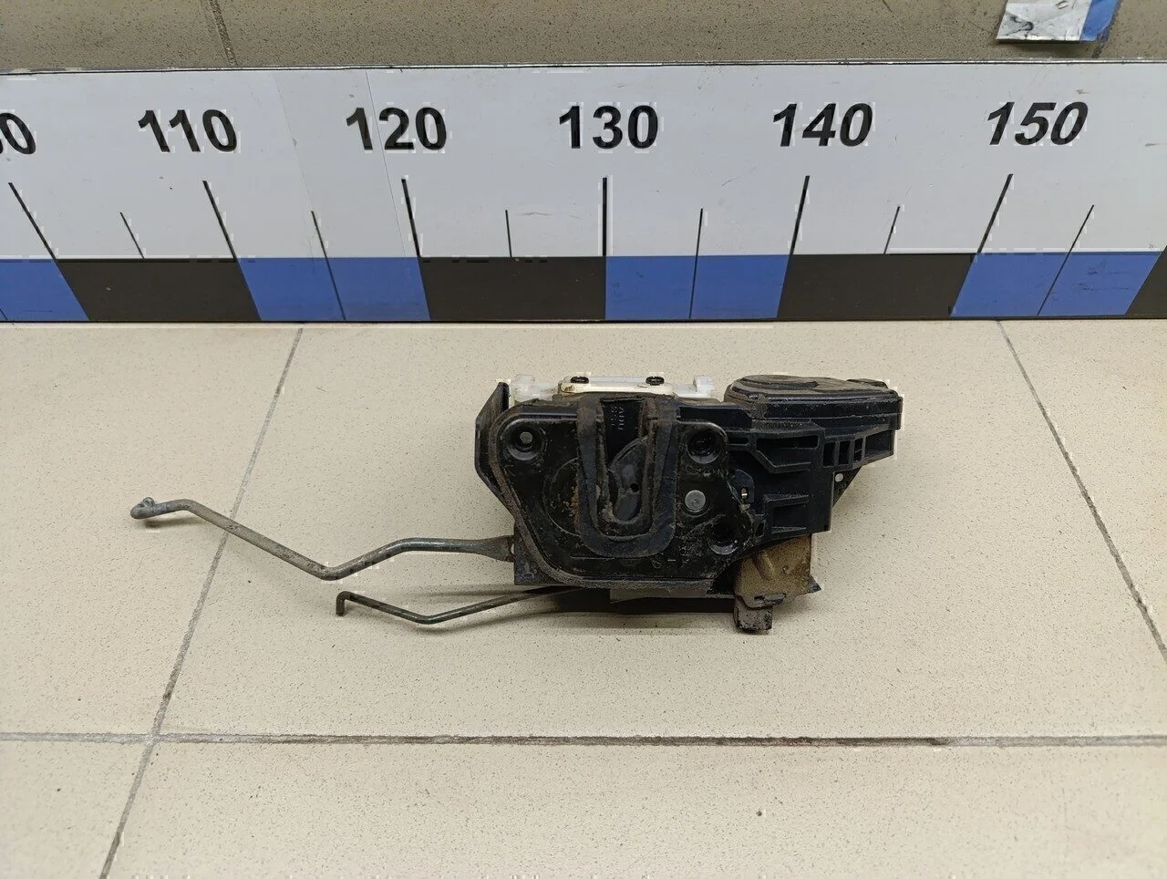 Замок двери передней левой Elantra 2000-2005