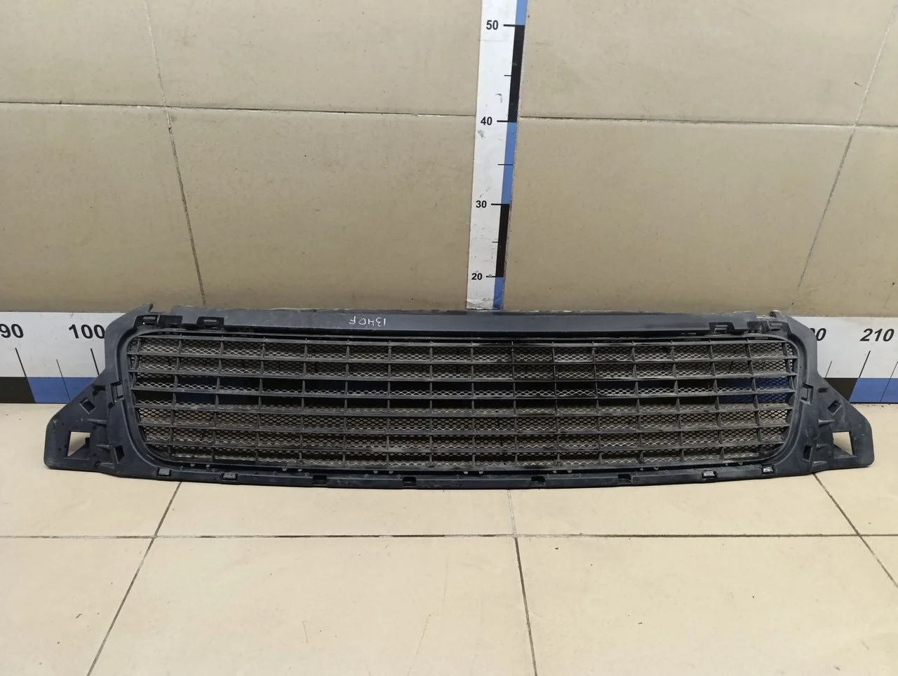 Решетка в бампер центральная Duster 2012>