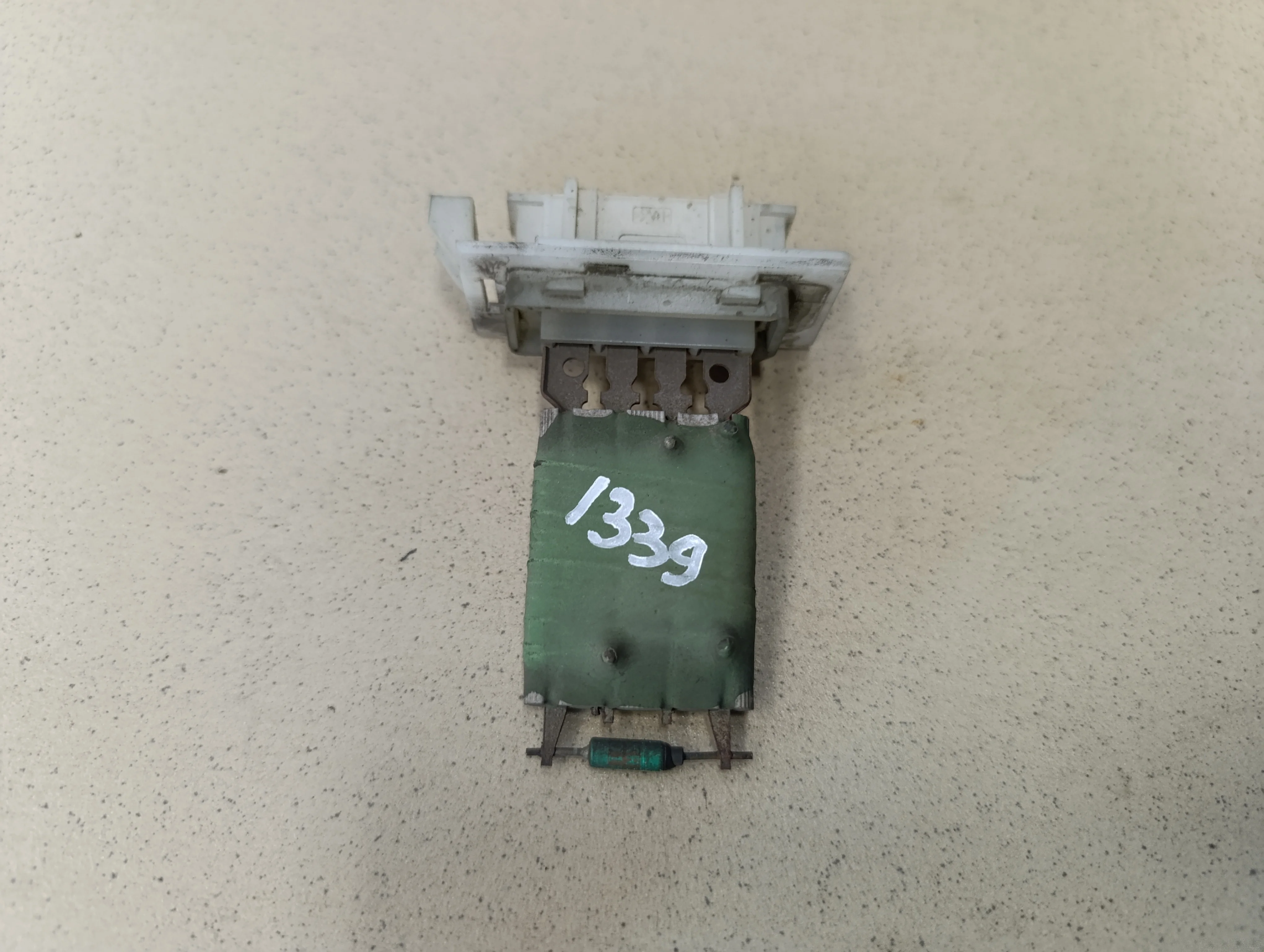 Резистор отопителя Passat [B6] 2005-2010