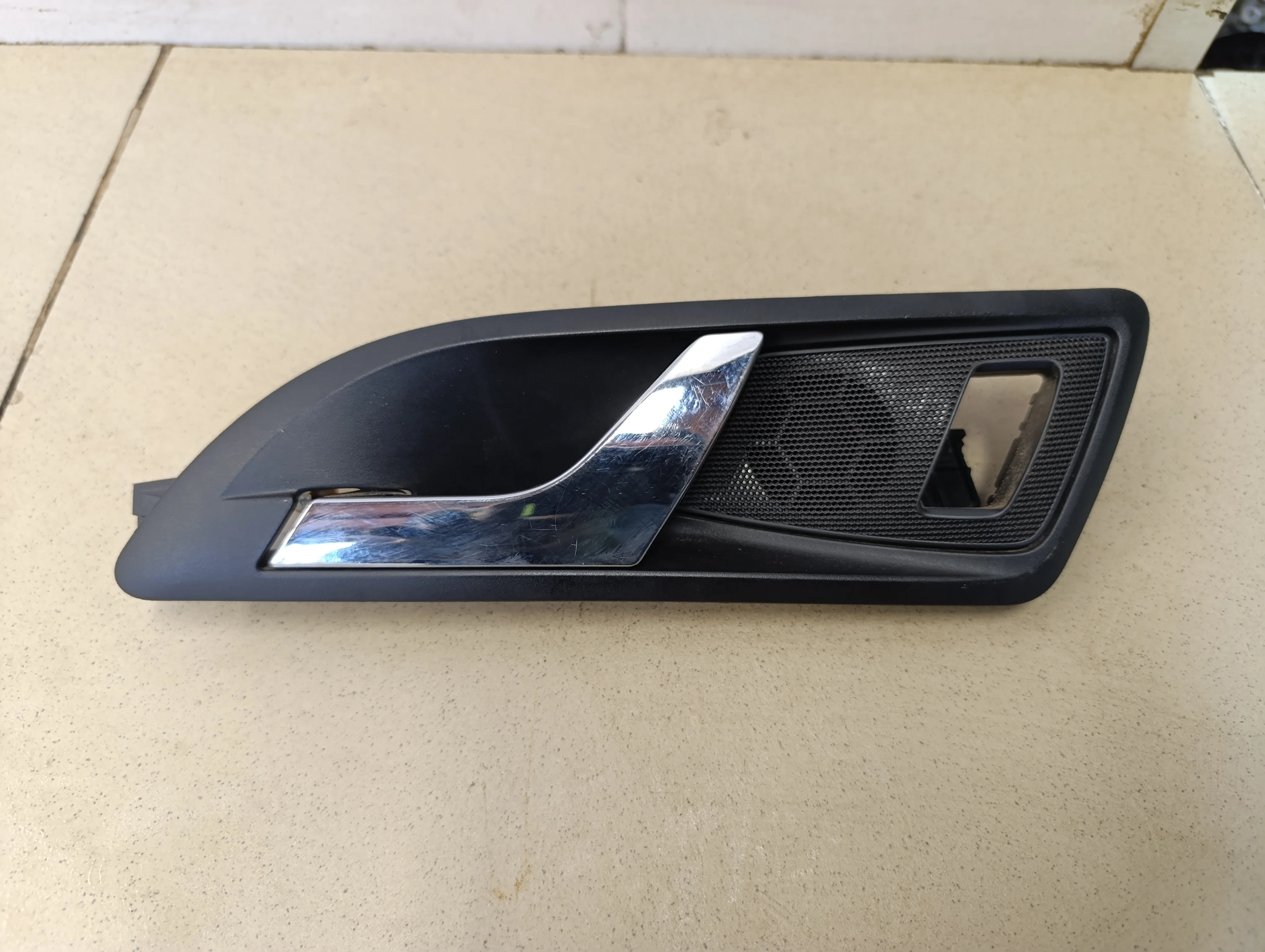 Ручка двери задней внутренняя левая Yeti 2009>