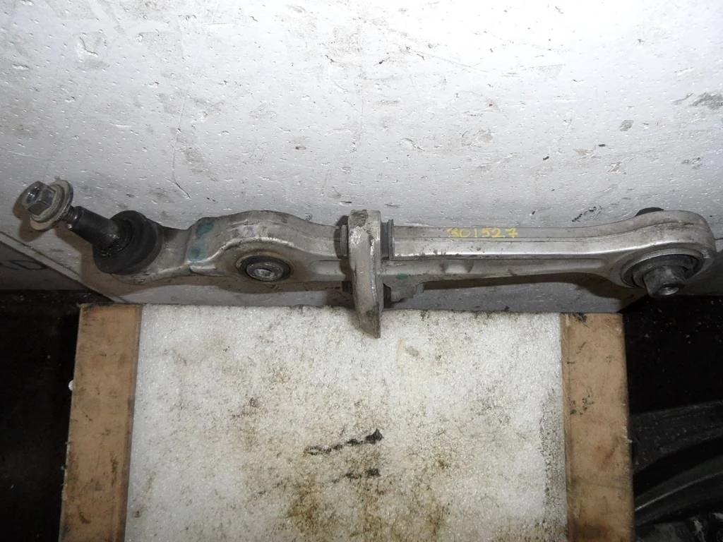 рычаг передний Audi A4 B7  2006