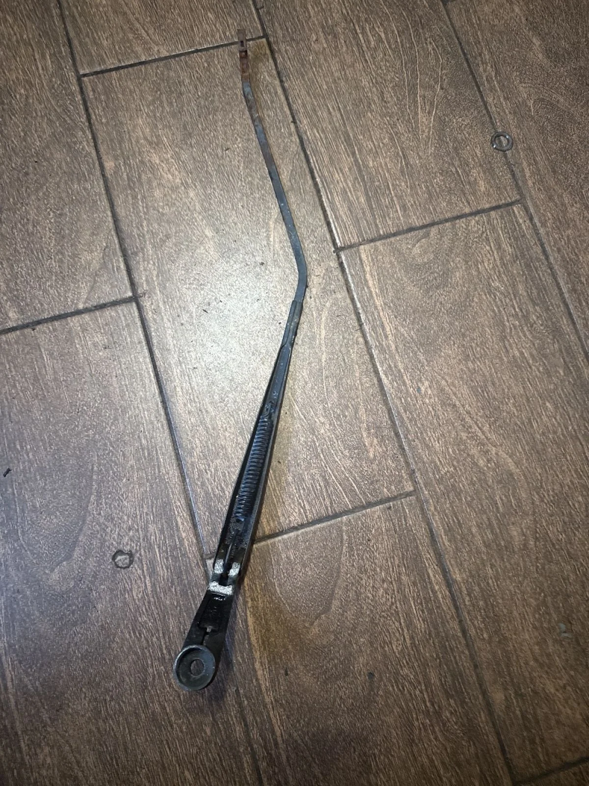 Поводок стеклоочистителя передний правый Mitsubishi Lancer IX рестайлинг (2005—2010)