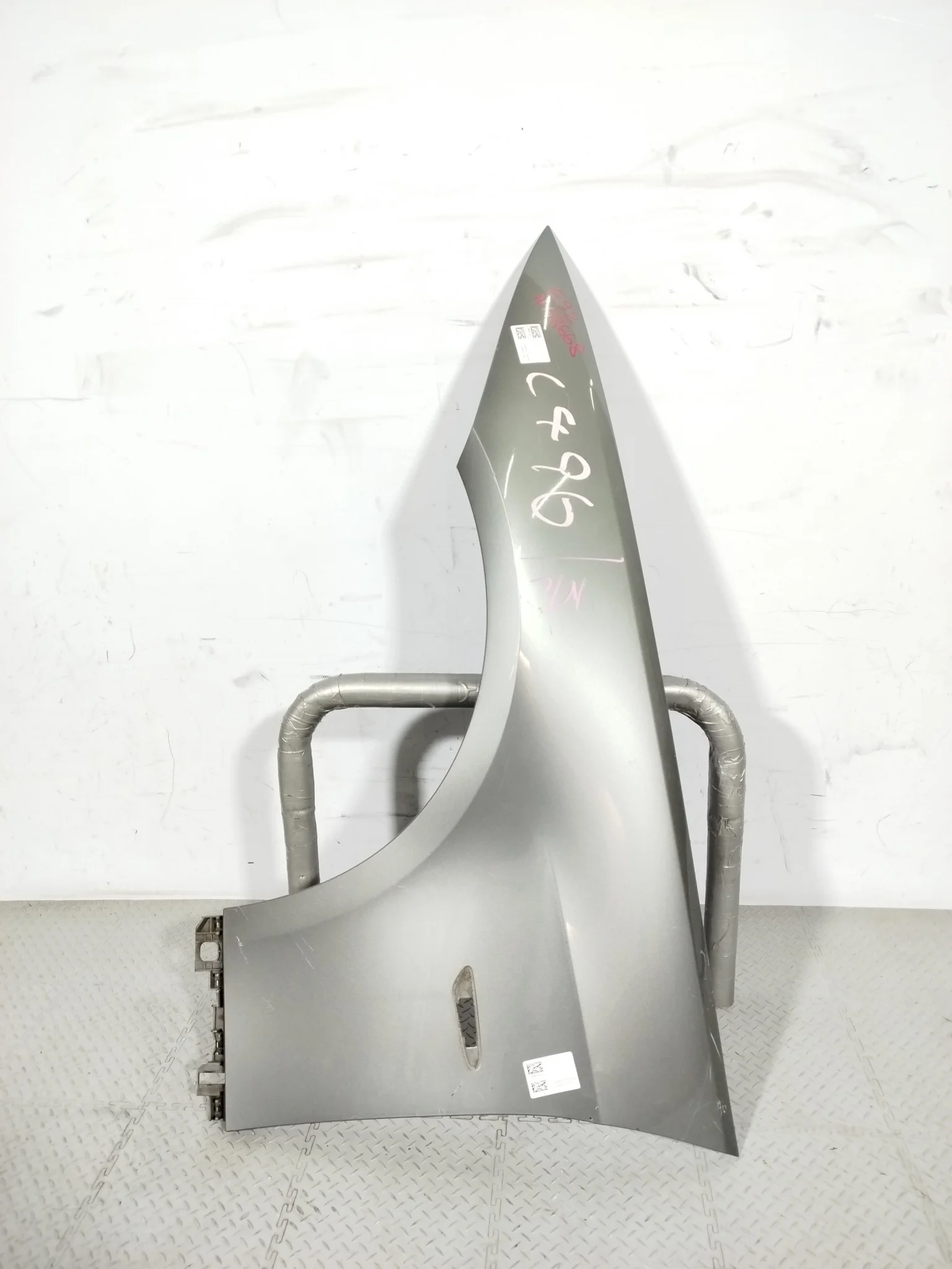 КРЫЛО BMW 3-SERIES 41357168987 серый NA8668