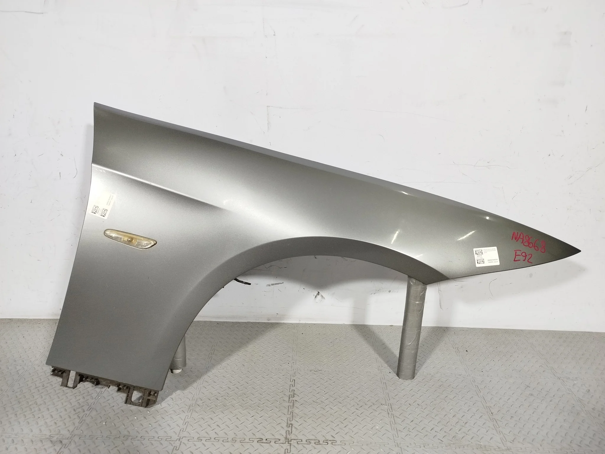 КРЫЛО BMW 3-SERIES 41357168988 серый NA8668