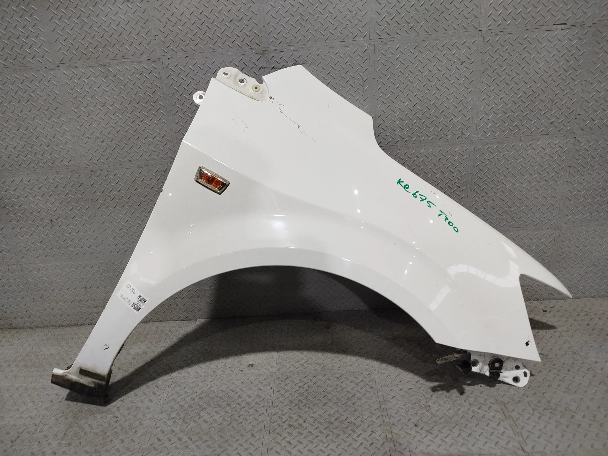 КРЫЛО CHEVROLET AVEO SONIC 95483688 белый KE675