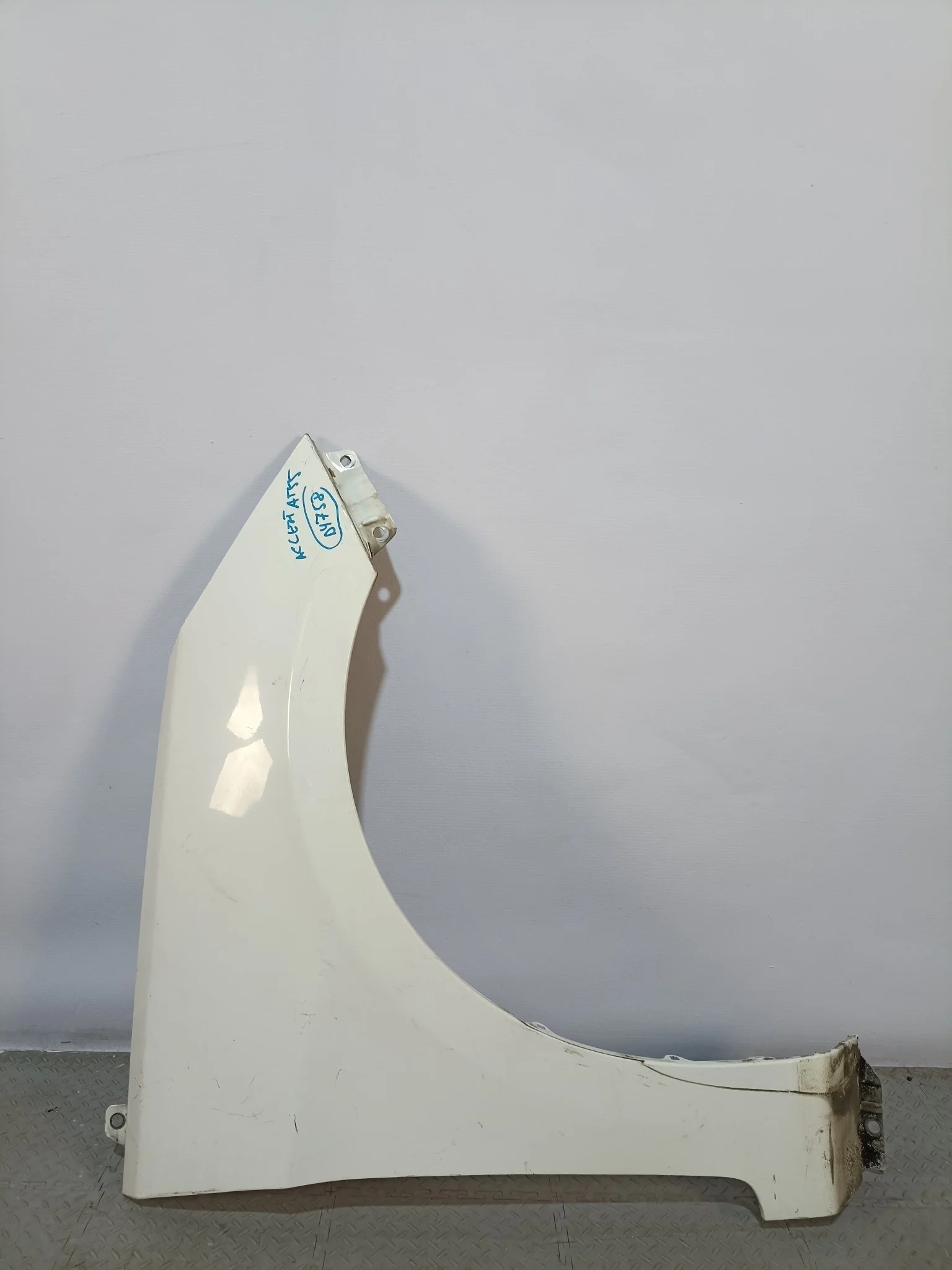 КРЫЛО HYUNDAI ACCENT SOLARIS 663214L050 ПЕРЕДНЕЕ ПРАВОЕ  белый DY758