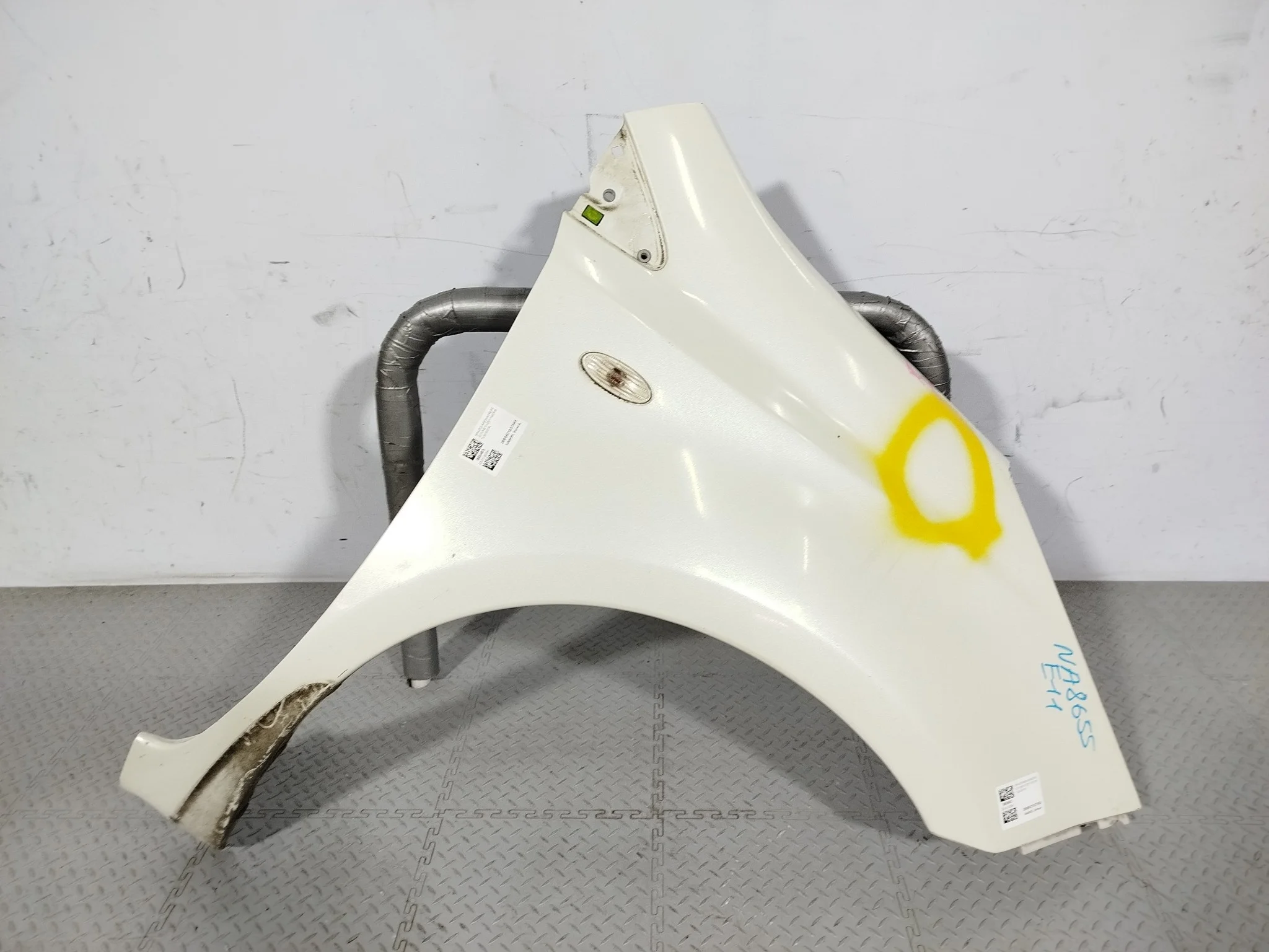 КРЫЛО NISSAN 631001U630 ПЕРЕД ПРАВО белый, QX1 NA8655