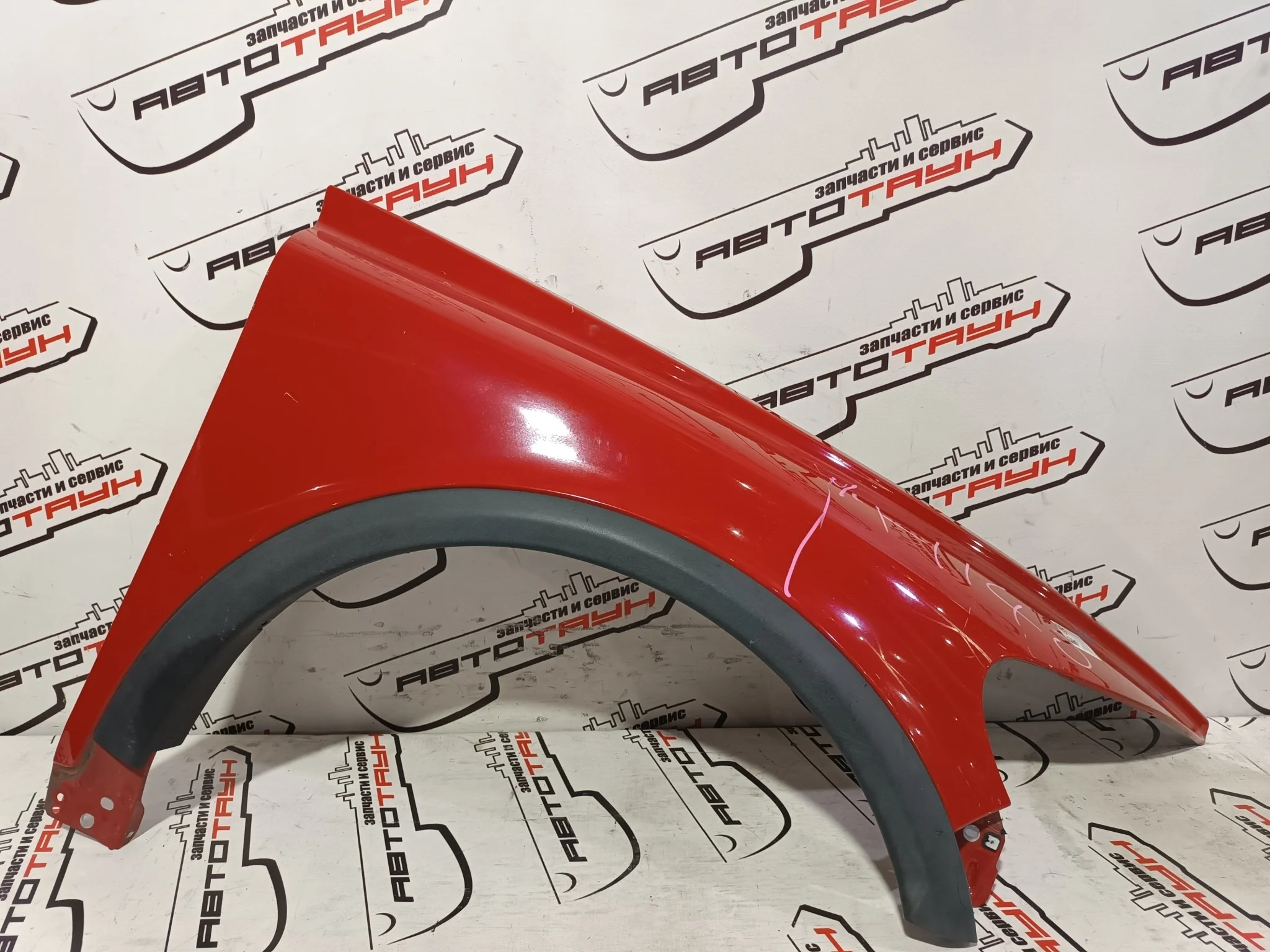 КРЫЛО VOLVO C30 31253950 ПЕРЕДНЕЕ ПРАВОЕ красный, 612 NA5396