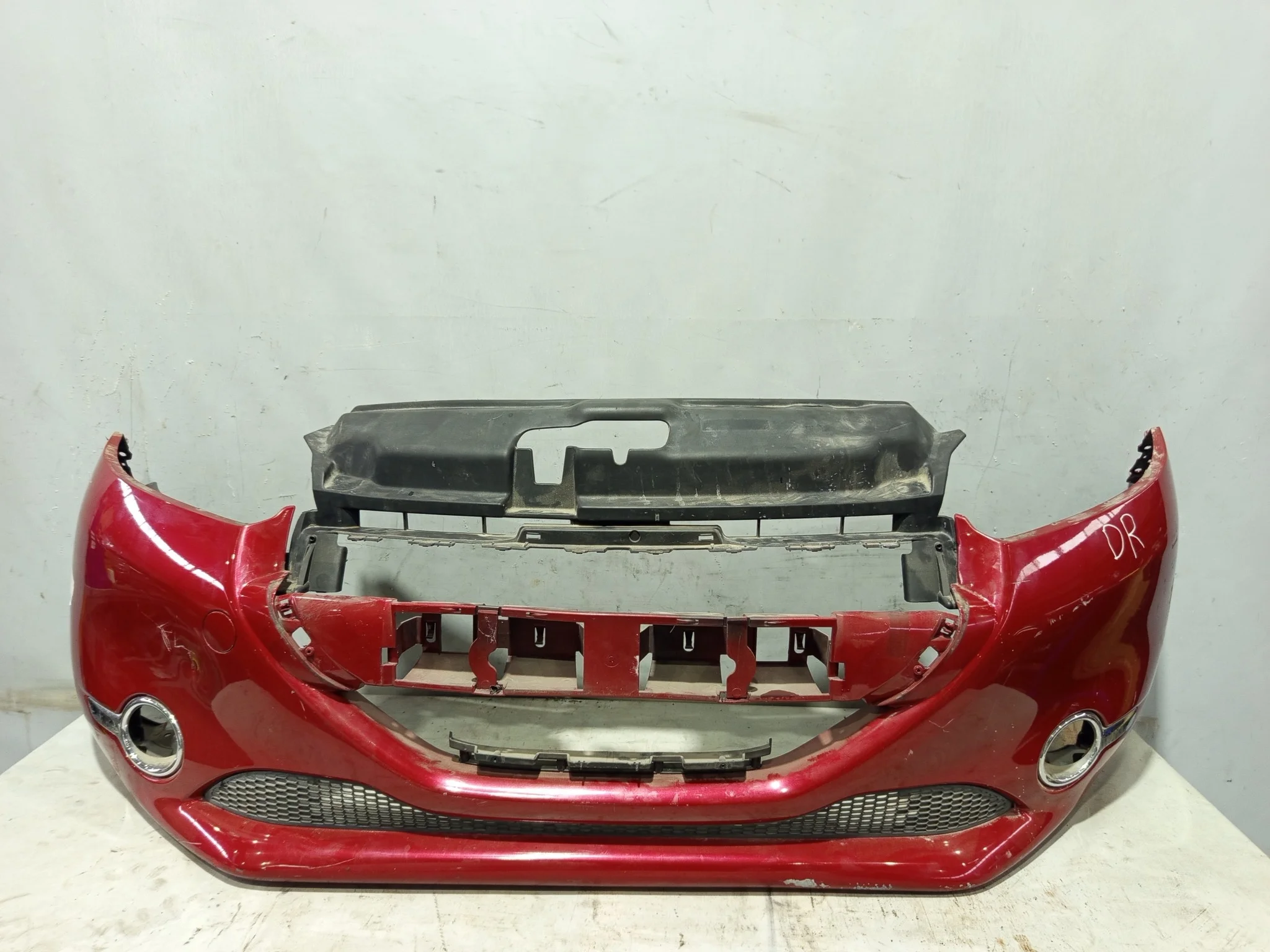 БАМПЕР PEUGEOT 1607397880 ПЕРЕД красный DY473Z