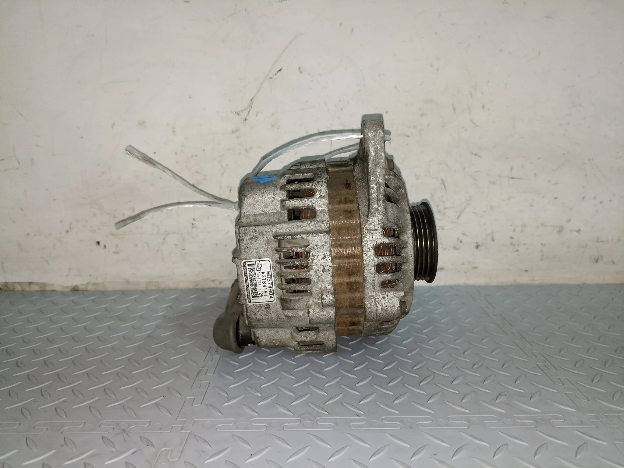 ГЕНЕРАТОР MITSUBISHI 1800A002 KE761Z