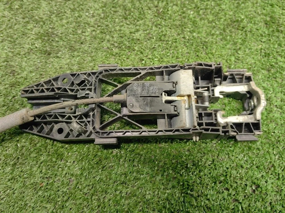 Кронштейн ручки передней правой VW Polo V