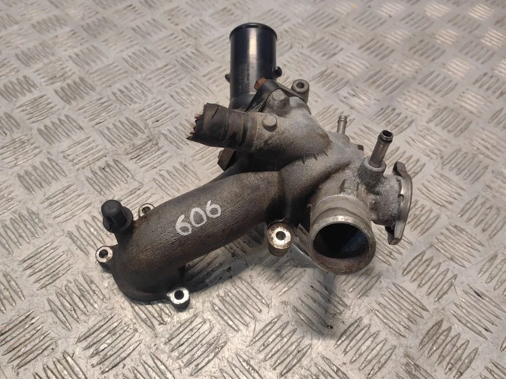 Корпус термостата Lexus GS300