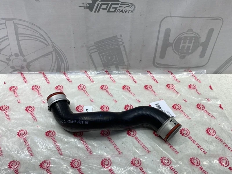 Патрубок ож Mercedes-benz W212