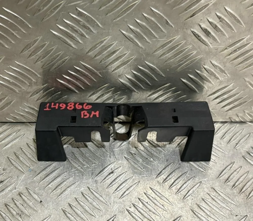 Кожух замка капота для Mazda 3 BM 2013-2019