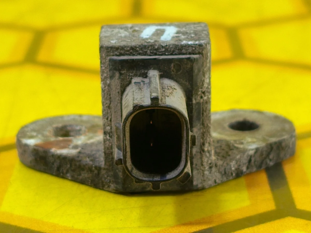 Датчик удара AIRBAG SRS Nissan X-TRAIL 2007 98830EG025 T31 QR25DE