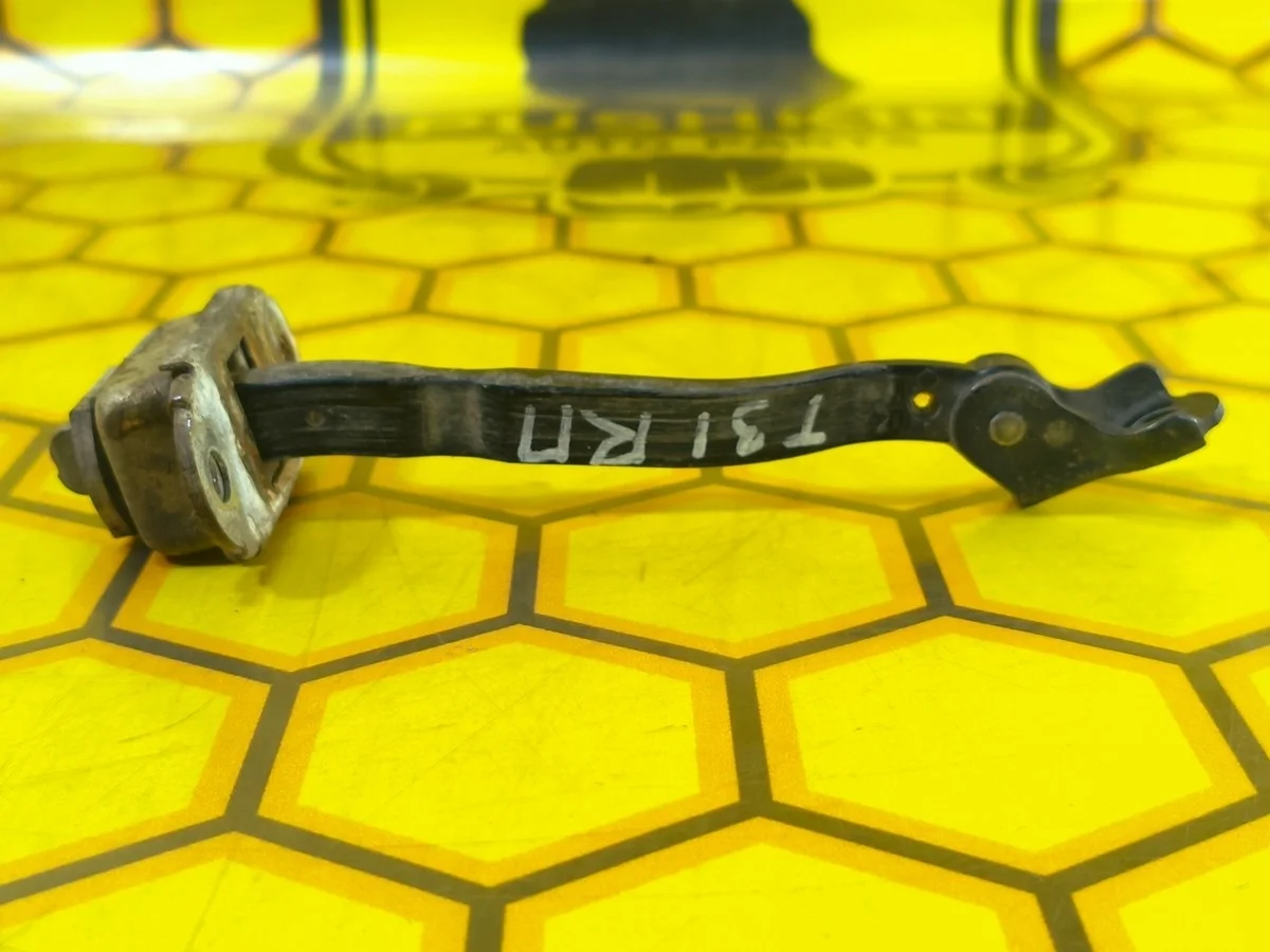 Ограничитель двери Nissan X-TRAIL 2007 80430JG000 T31 QR25DE, передний правый