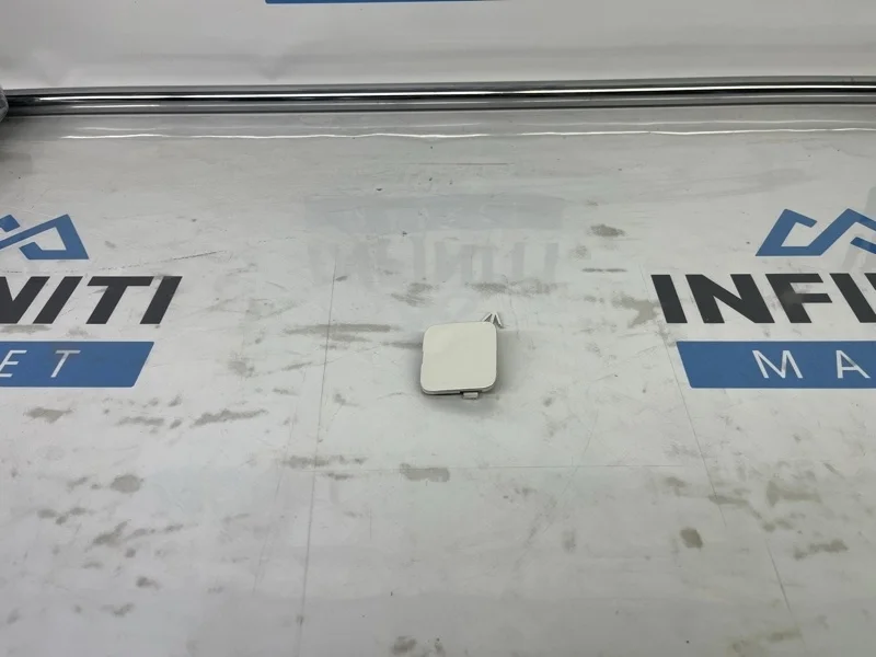 Заглушка фаркопа (накладка) задняя INFINITI Q50