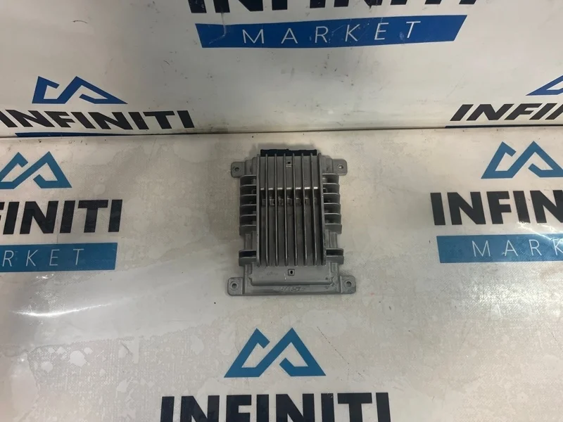 Усилитель звука (акустической системы) INFINITI